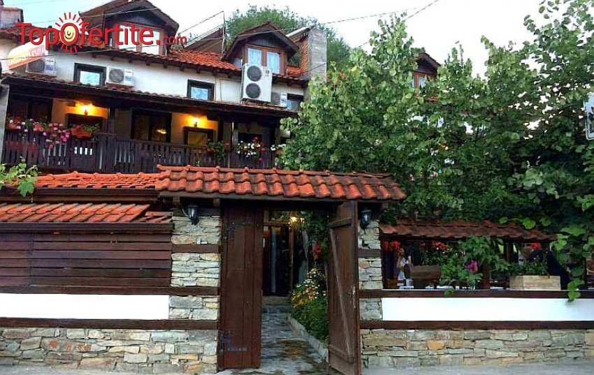 Семеен хотел Алексова къща, село Огняново! Нощувка + закуска, вечеря и вътрешен басейн с минерална вода на цени от 48 лв. на човек