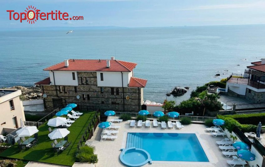Ранни записвания за хотел Аполонис - Созопол! Нощувка + закуска, външен плувен басейн с гледка към морето, панорамна тераса за 55 лв на човек