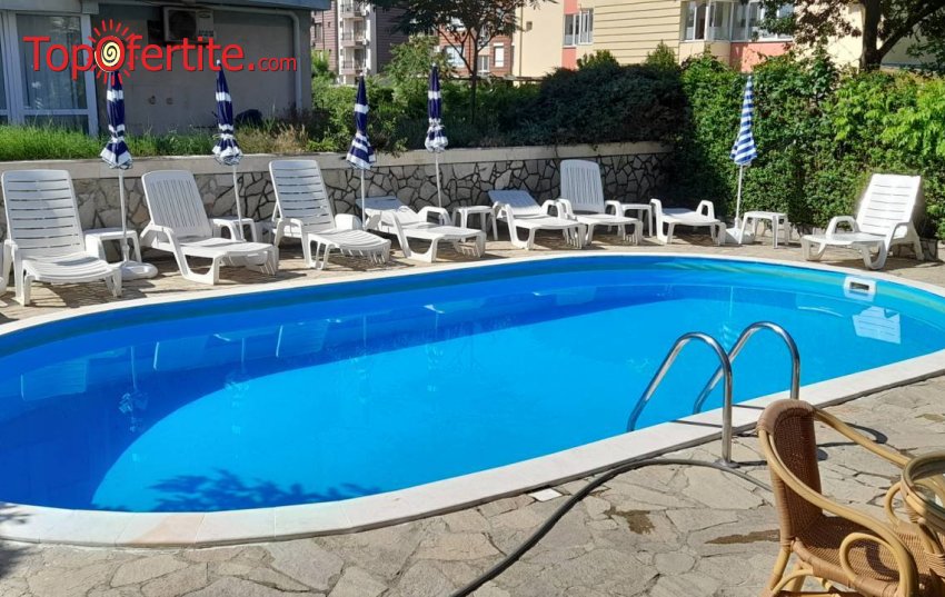 На море в Хотел Атива, Лозенец! Нощувка + басейн, шезлонги и чадър в хотела  на цени от 25  лв. на човек