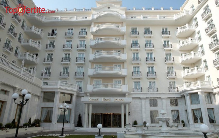 Нова година 2025 в Солун, Grand Hotel Palace 5*! 2 или 3 нощувки + закуски, вечери, Новогодишна вечеря и вътрешен басейн на цени от 498лв на човек