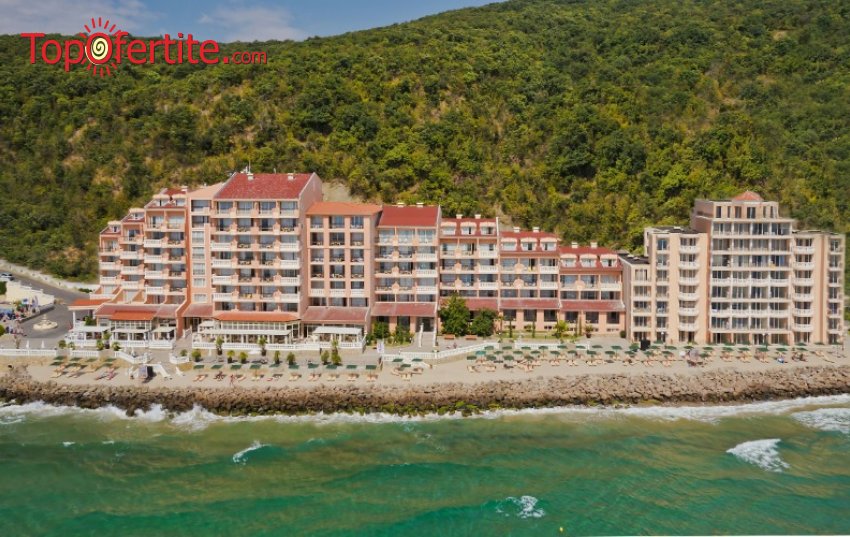 -20% за Ранни записвания за море в хотел Роял Бей 4*, Елените! Нощувка на база Аll inclusive + басейн, Аквапарк и анимация на цени от 72,80лв на човек + Безплатно за дете до 12г