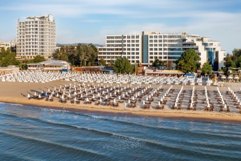 До -45% за ранни записвания за море в хотел IM Dreamer Hotel (ex. Globus) 4*, на първа линия в Слънчев бряг! Нощувка на база Ultra All Inclusive, външен и вътрешен басейн + чадър и шезлонг на плажа + Безплатно за дете до 13г на цени от 50,60 € на човек