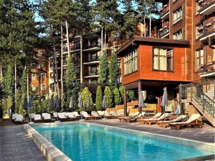 Нова година в хотел Макси Парк и Спа 5* в ресторант „PINE & DINE ! 3 нощувки със закуски, вечери, празнична Новогодишна вечеря с програма, брънч, анимация и СПА пакет