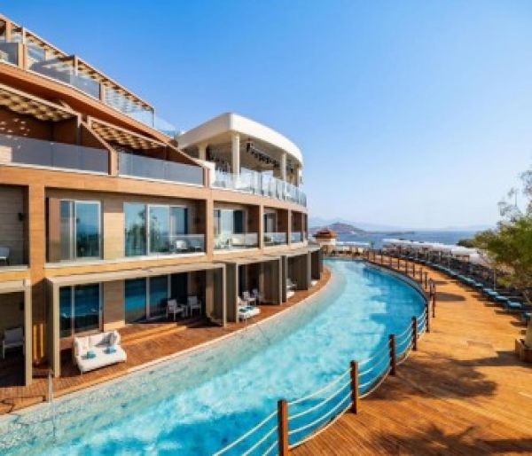 QLUSIVE HOTEL