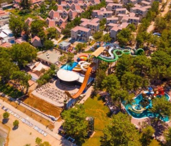 LONG BEACH CLUB NATURE